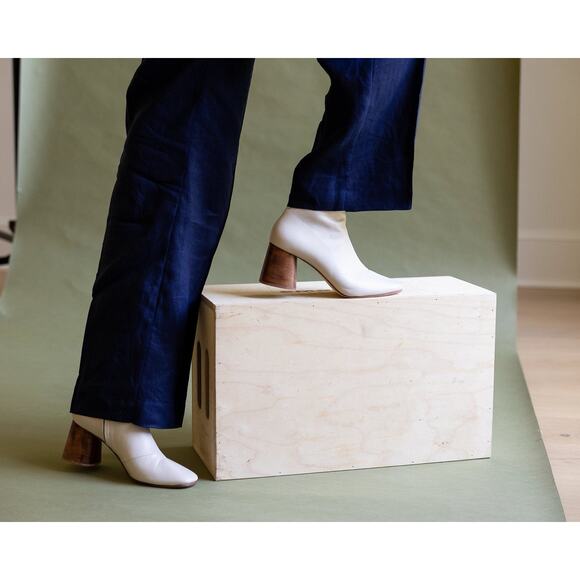 Huma Blanco Leather Ankle Boots White Block Heel Size 40 / US 9 Made in Peru - Picture 1 of 10